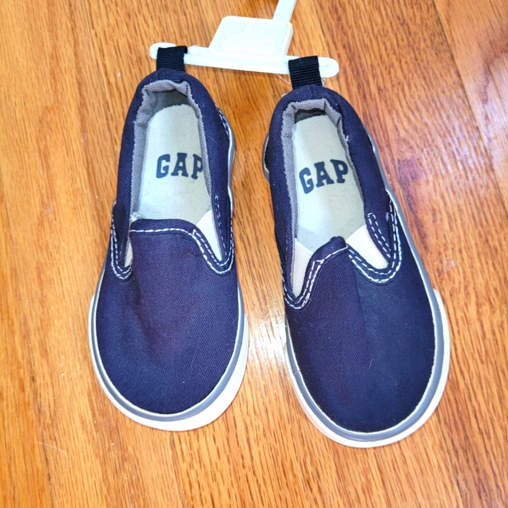 NWT Toddler Slip-on Shoes, Size 5